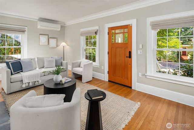 822 31st Avenue, Seattle, WA 98122