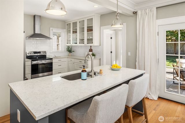 822 31st Avenue, Seattle, WA 98122