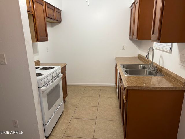 7130 N 54TH Avenue A, Glendale, AZ 85301