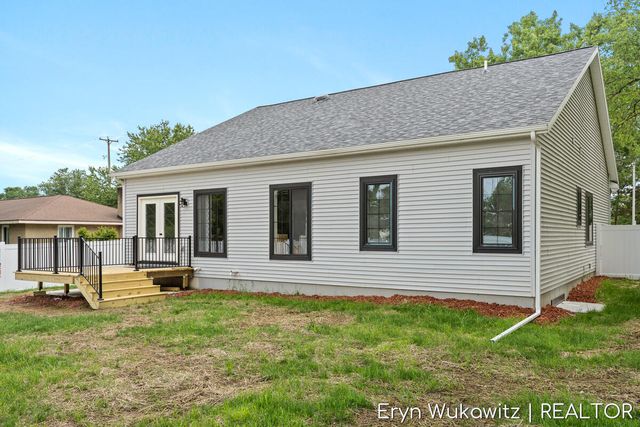 409 6 Mile Road NW, Comstock Park, MI 49321