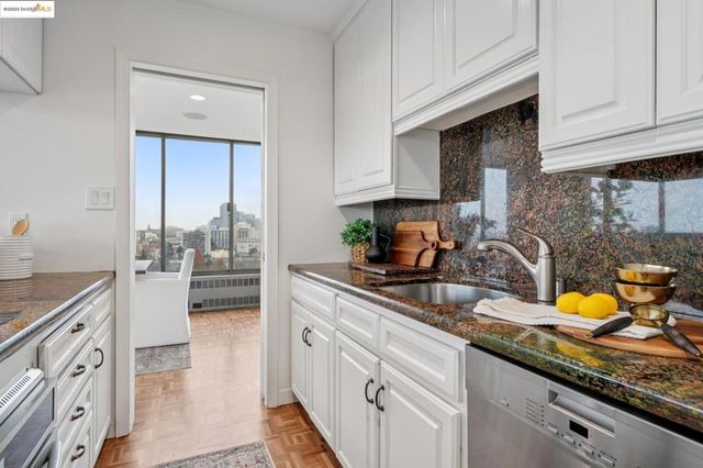 565 Bellevue Ave. 1502, Oakland, CA 94610