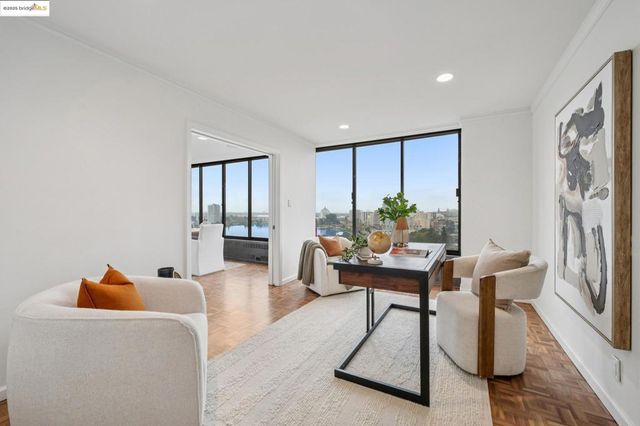 565 Bellevue Ave. 1502, Oakland, CA 94610