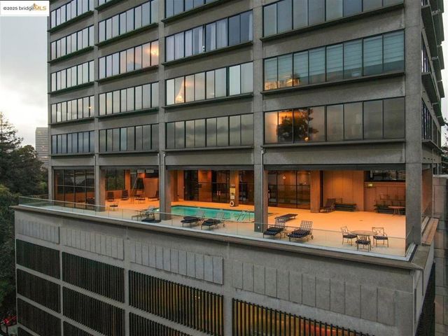 565 Bellevue Ave. 1502, Oakland, CA 94610