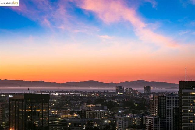 565 Bellevue Ave. 1502, Oakland, CA 94610