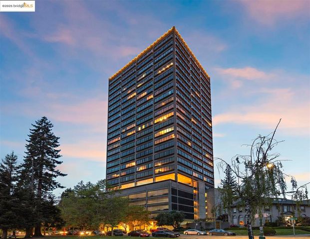 565 Bellevue Ave. 1502, Oakland, CA 94610