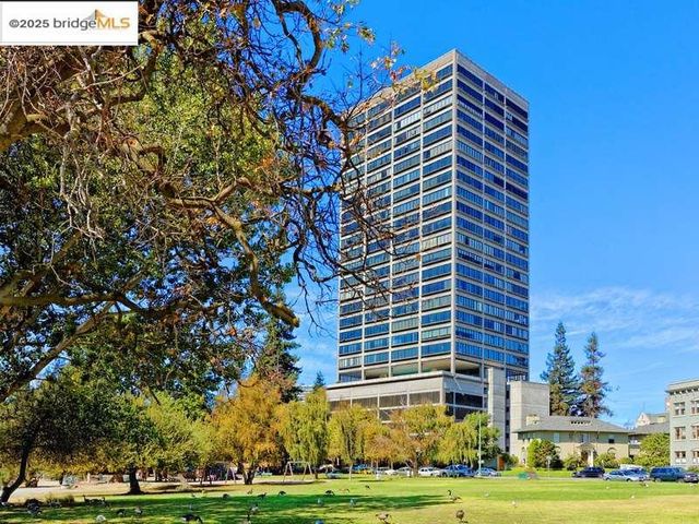 565 Bellevue Ave. 1502, Oakland, CA 94610