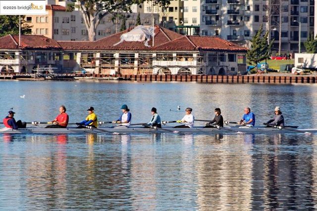 565 Bellevue Ave. 1502, Oakland, CA 94610