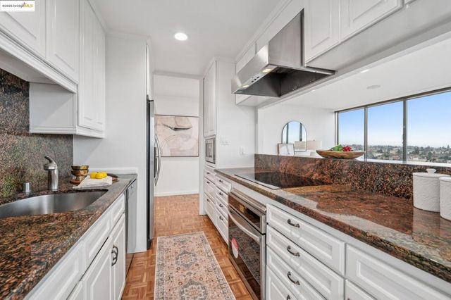 565 Bellevue Ave. 1502, Oakland, CA 94610