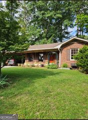 6369 Harbin Woods Drive, Morrow, GA 30260