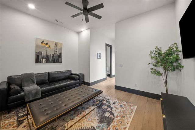 220 SE B Street, Bentonville, AR 72712