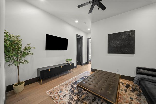 220 SE B Street, Bentonville, AR 72712
