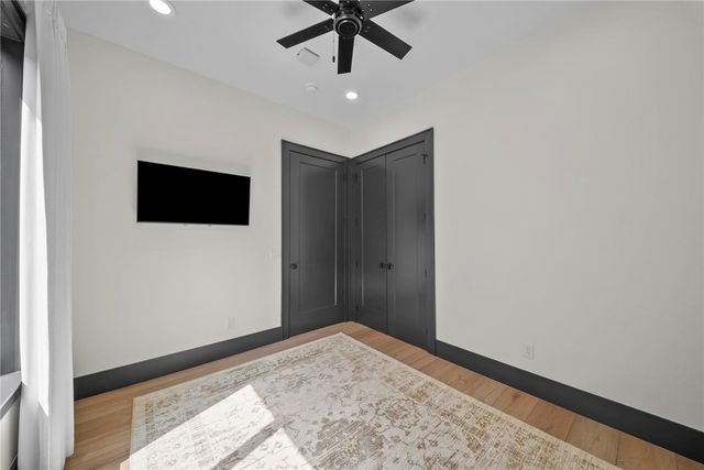 220 SE B Street, Bentonville, AR 72712
