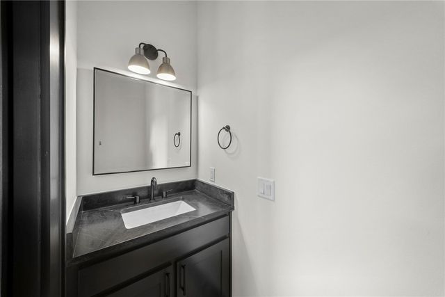 220 SE B Street, Bentonville, AR 72712