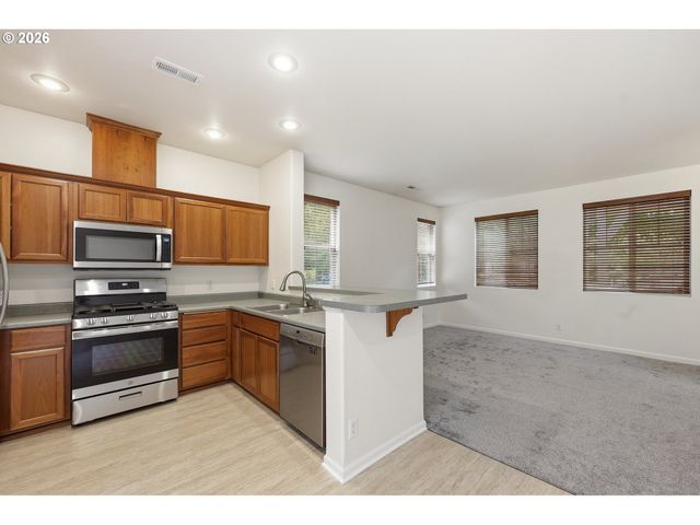 1680 RILEY Ln, Eugene, OR 97402