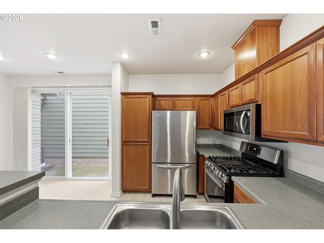 1680 RILEY Ln, Eugene, OR 97402