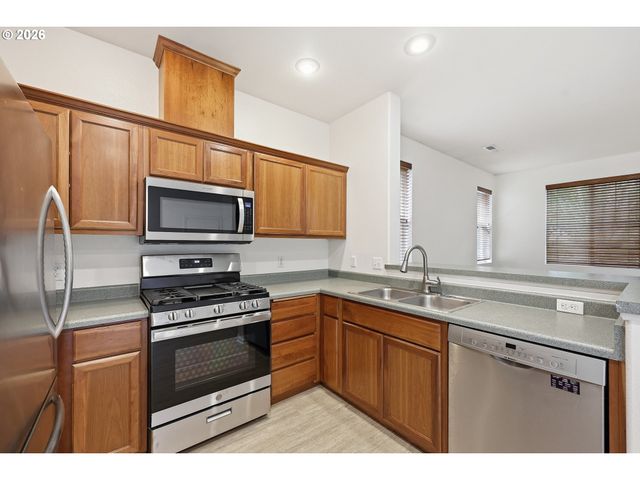 1680 RILEY Ln, Eugene, OR 97402