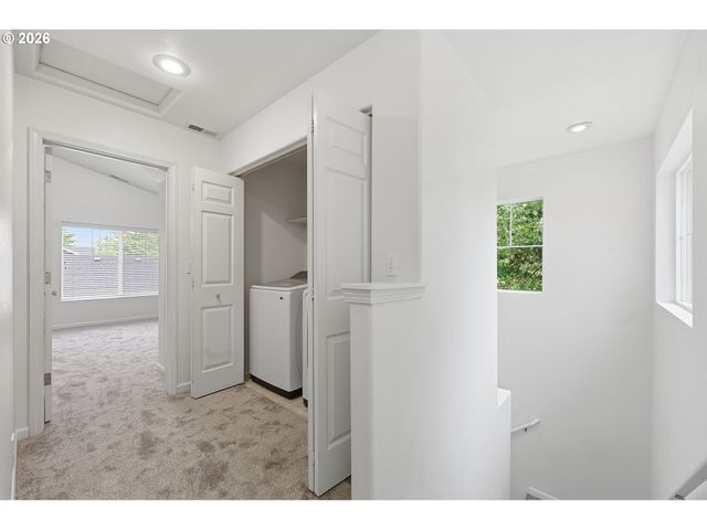 1680 RILEY Ln, Eugene, OR 97402