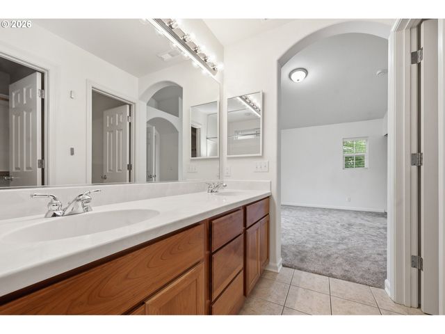 1680 RILEY Ln, Eugene, OR 97402