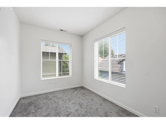 1680 RILEY Ln, Eugene, OR 97402