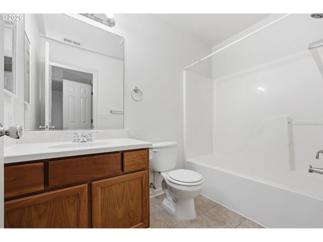 1680 RILEY Ln, Eugene, OR 97402