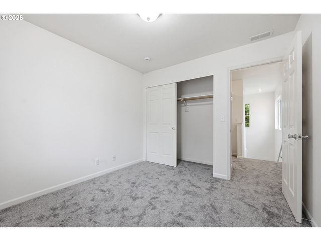 1680 RILEY Ln, Eugene, OR 97402