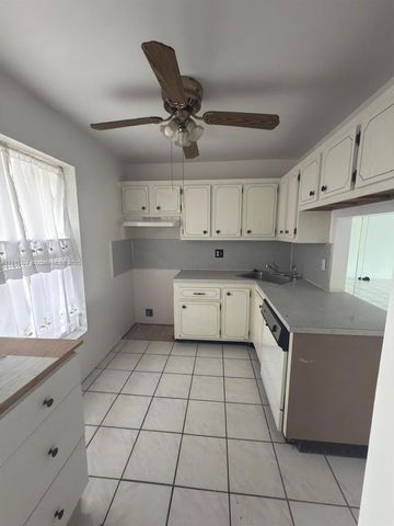5800 NW 64th Ave 306, Tamarac, FL 33319