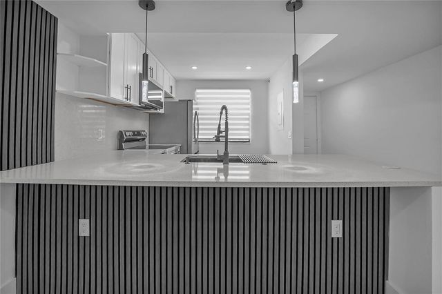 6037 Balboa Circle 401, Boca Raton, FL 33433