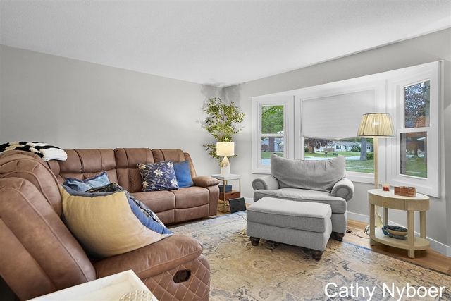 4842 Bayview Avenue, Wyoming, MI 49519