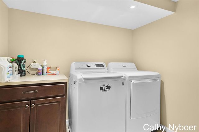 4842 Bayview Avenue, Wyoming, MI 49519
