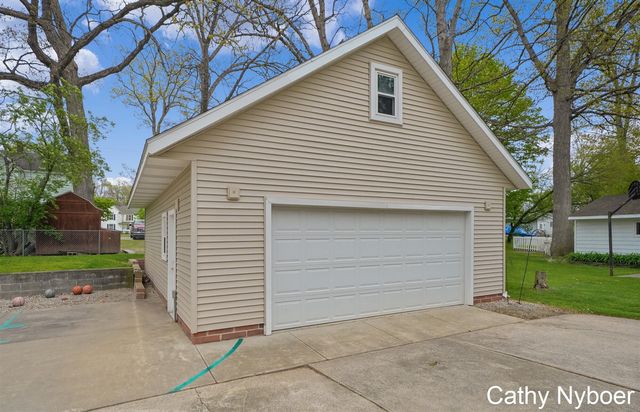 4842 Bayview Avenue, Wyoming, MI 49519