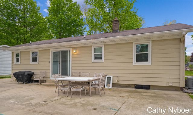 4842 Bayview Avenue, Wyoming, MI 49519