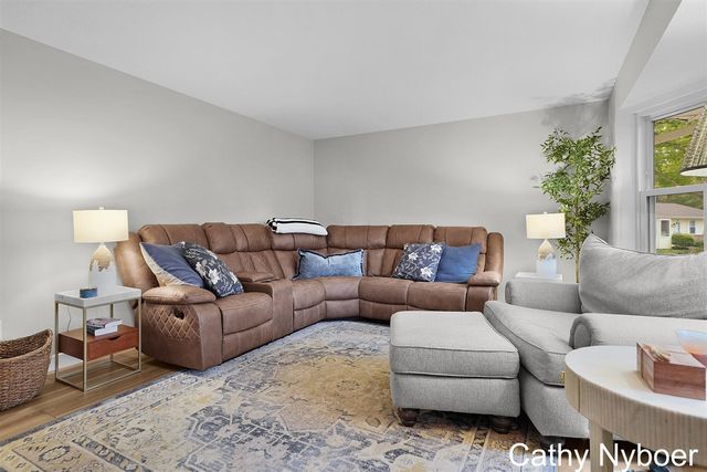 4842 Bayview Avenue, Wyoming, MI 49519