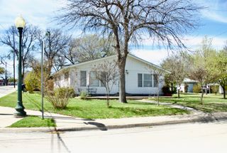 422 Smith Street, Grapevine, TX 76051