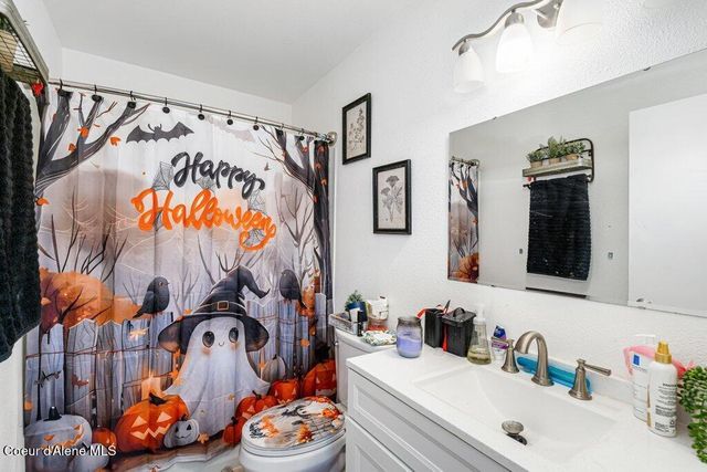 6161 E Menser Ave, Athol, ID 83801