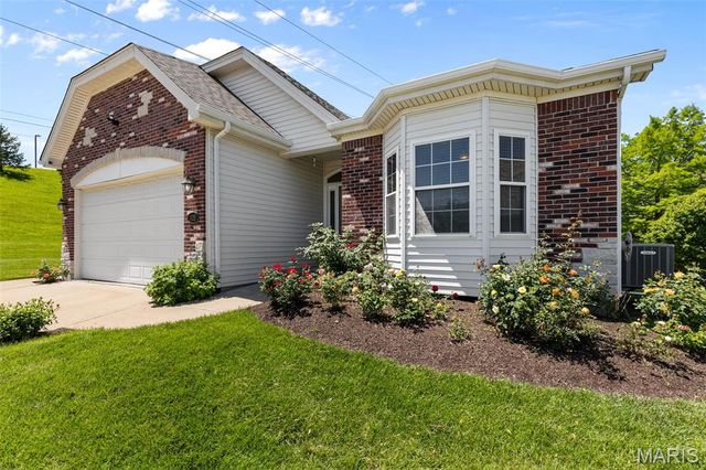 105 Lindbergh Place Way, Unincorporated, MO 63146
