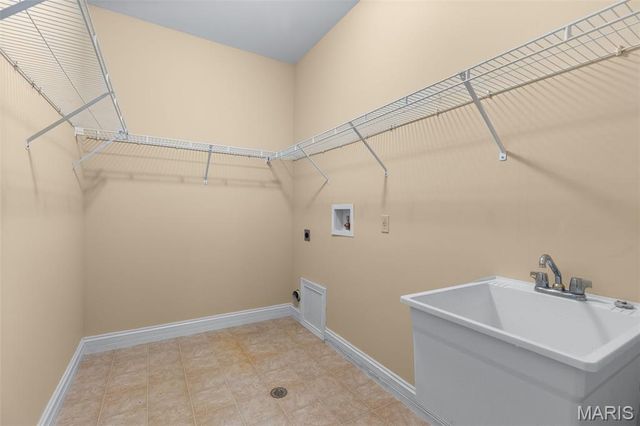 105 Lindbergh Place Way, Unincorporated, MO 63146