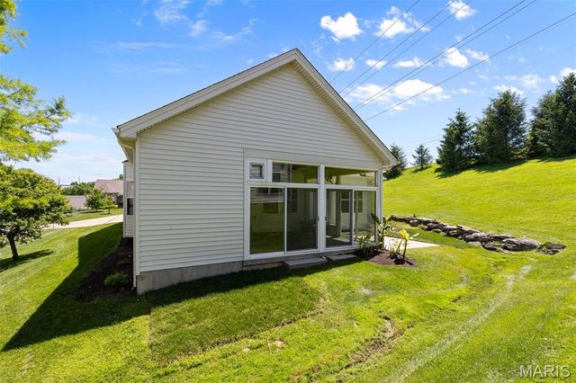 105 Lindbergh Place Way, Unincorporated, MO 63146
