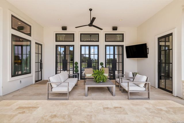 5817 CAMP CREEK DR, New Braunfels, TX 78132