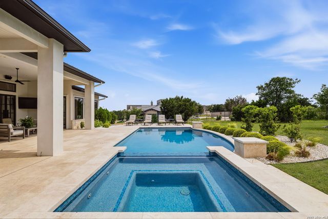 5817 CAMP CREEK DR, New Braunfels, TX 78132