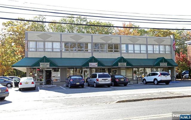 650 E Palisade Avenue 4, Englewood Cliffs, NJ 07632