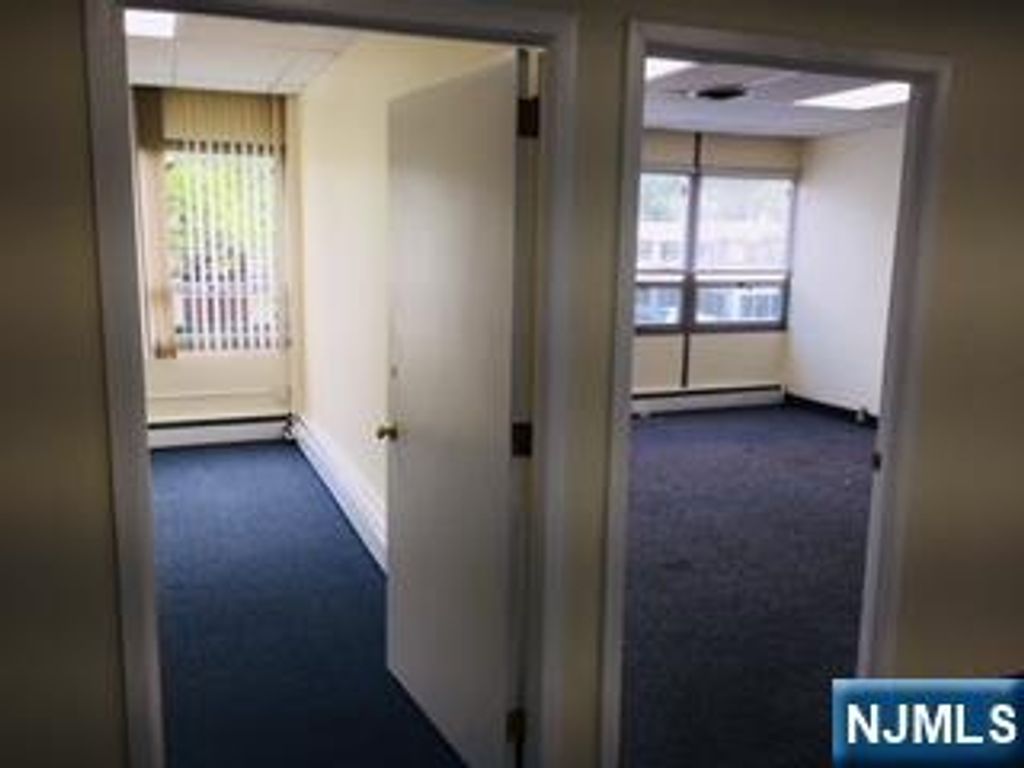 650 E Palisade Avenue 4, Englewood Cliffs, NJ 07632
