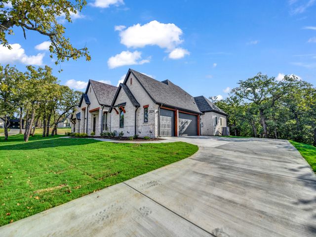 2024 Forest Bridge Drive, Azle, TX 76020