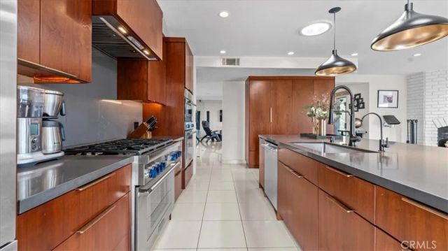 703 Via San Simon, Claremont, CA 91711