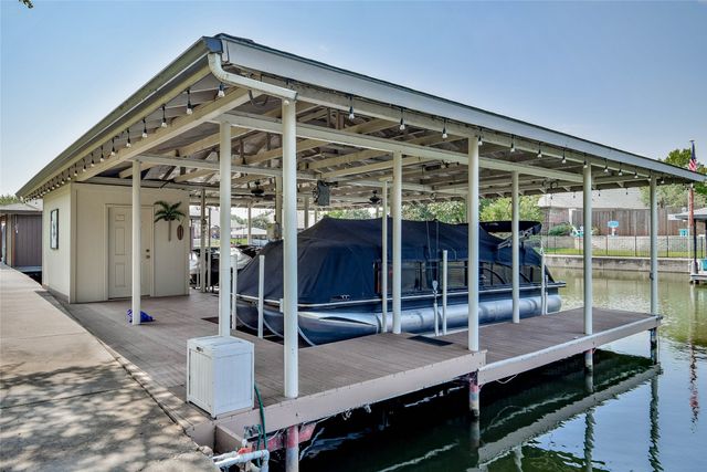 2208 Waters Edge Drive, Granbury, TX 76048