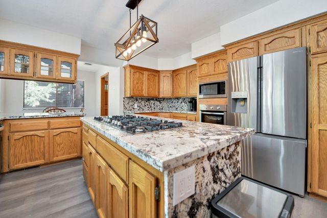 4381 Park Woods Dr, Pollock Pines, CA 95726