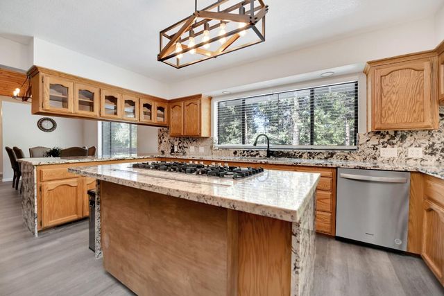 4381 Park Woods Dr, Pollock Pines, CA 95726