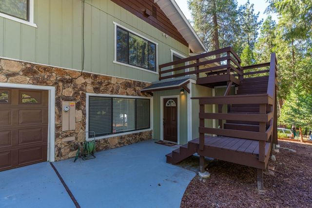 4381 Park Woods Dr, Pollock Pines, CA 95726