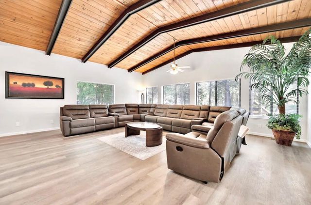 4381 Park Woods Dr, Pollock Pines, CA 95726