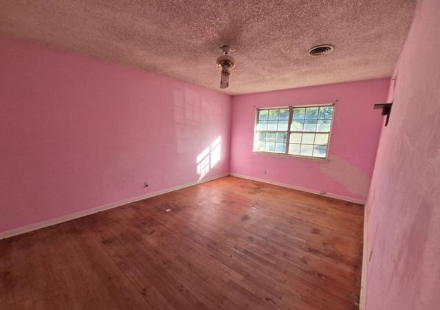 5210 W 43rd Street, Houston, TX 77092