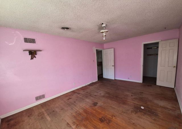 5210 W 43rd Street, Houston, TX 77092